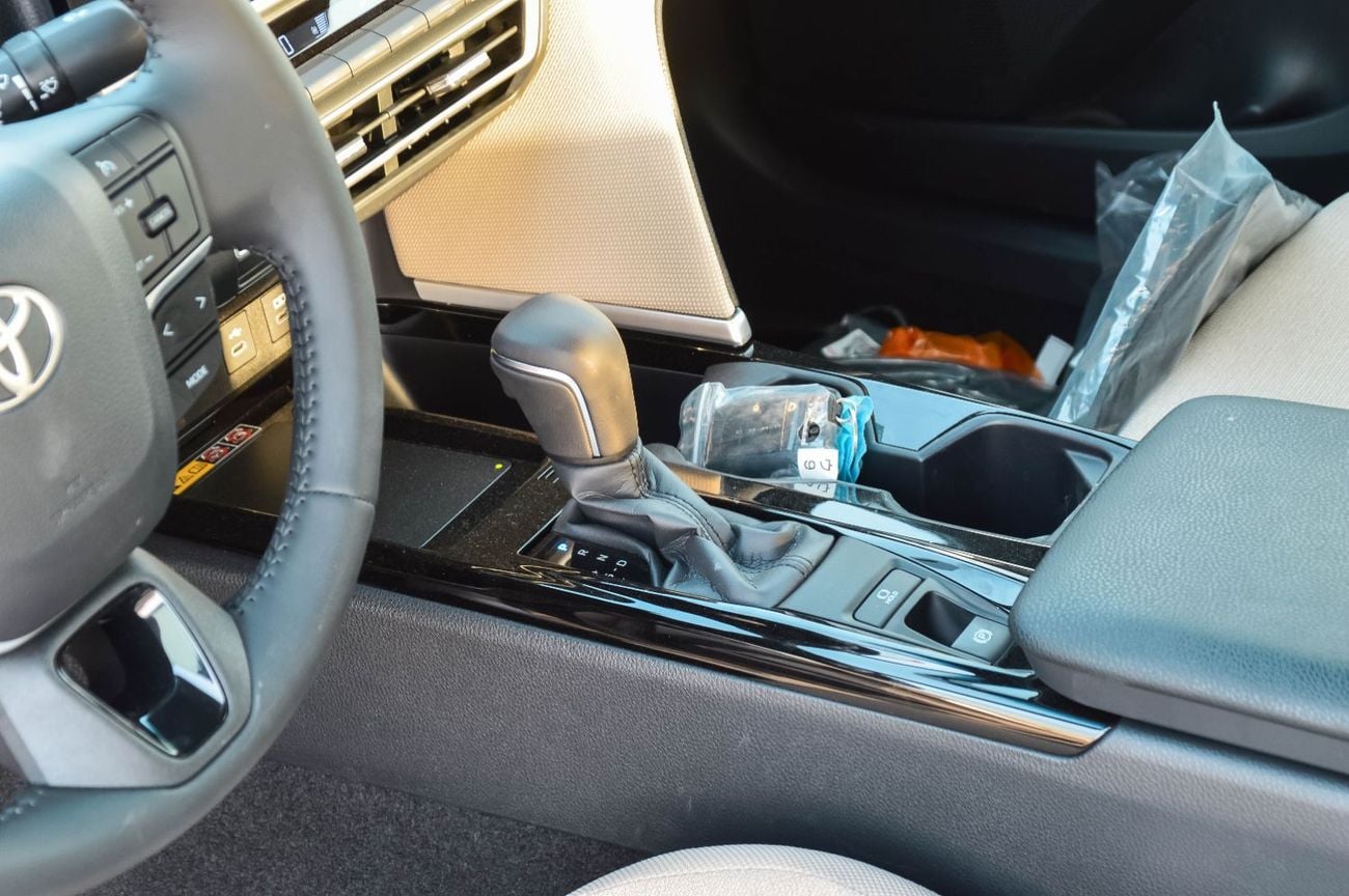 تويوتا كامري GLE 2.5L FWD PETROL SEDAN 2026