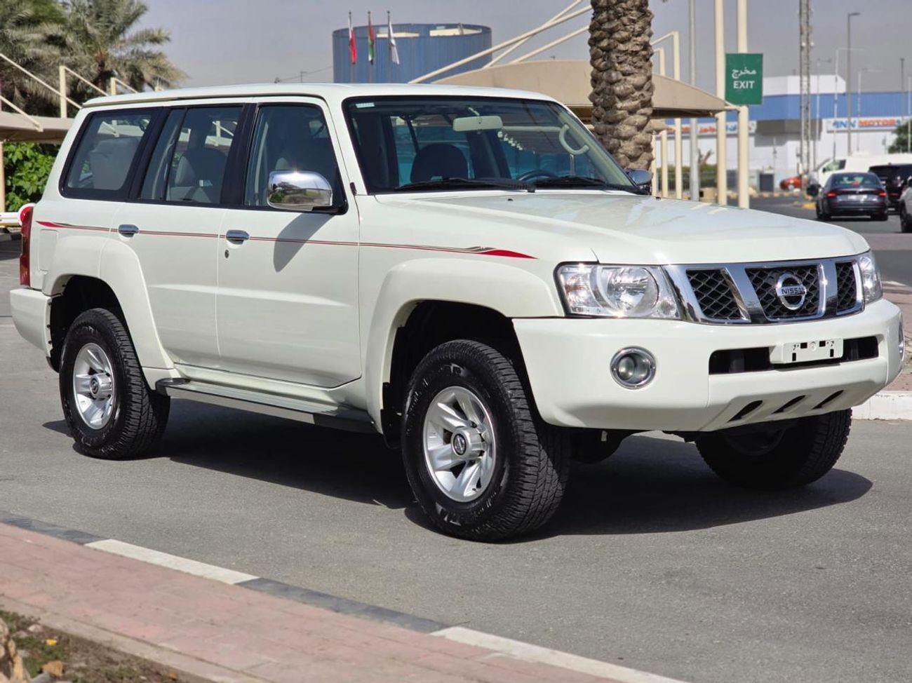 Nissan Patrol Safari Safari 4.8L M/T 2021 GCC SINGLE OWNER LOW MILEAGE IN MINT CONDITION
