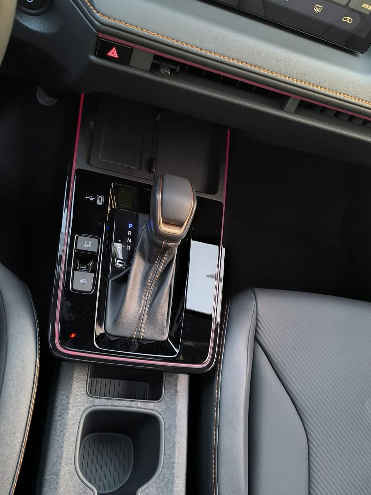 تويوتا فرونتلاندر 2.0L Hybrid Luxury Plus Full Option (Top Option) 2025 Brand New Export Only