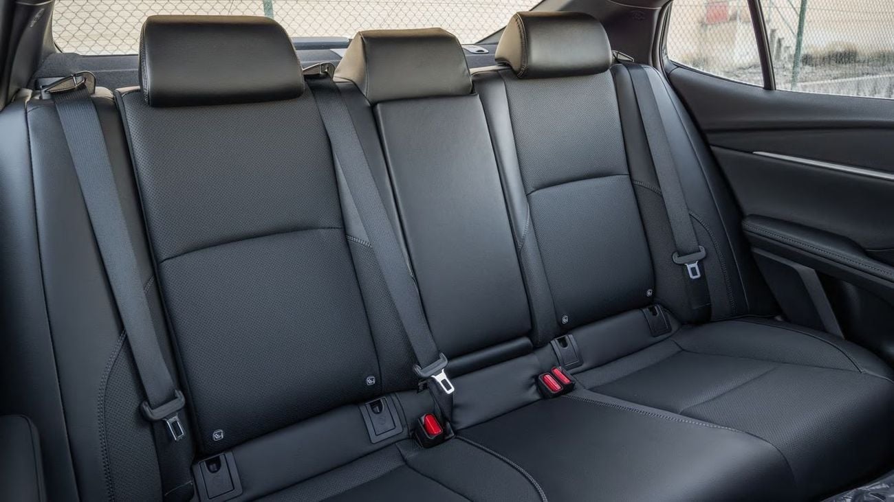 Toyota Camry CAMRY 2.5 GLE (NEUTRAL BLACK INSIDE BLACK) 2026