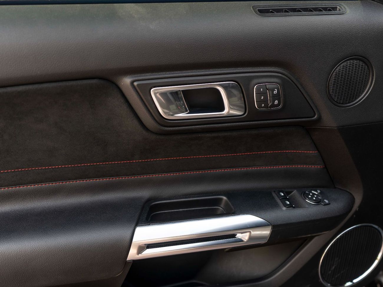 Ford Mustang FASTBACK GT CALIFORNIA SPECIAL