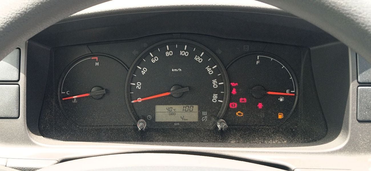 تويوتا هاياس 2.5L Diesel Manual Passenger 2026YM