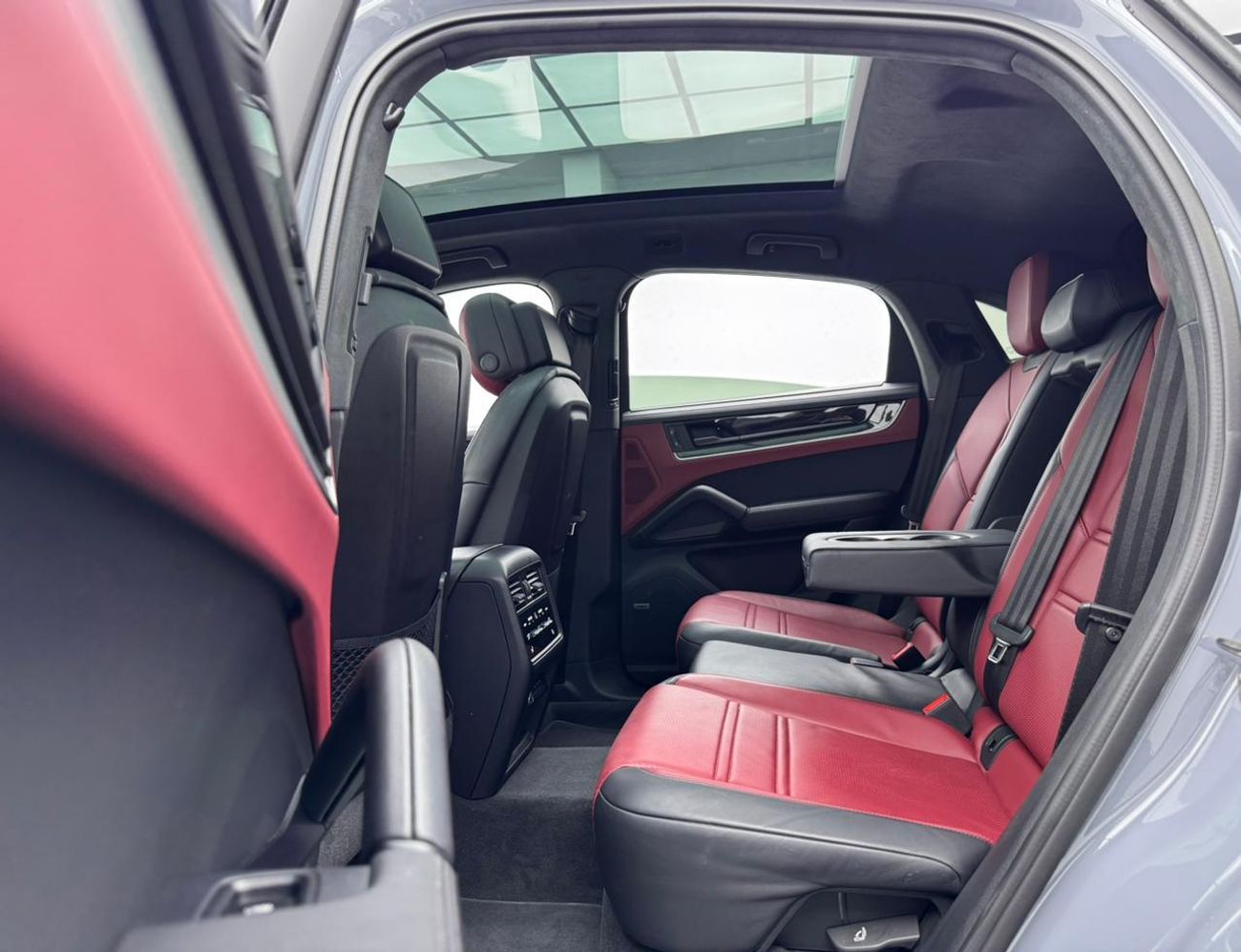 Porsche Cayenne S 2024 Porsche Cayenne S, Porsche Warranty+Full Service History, GCC