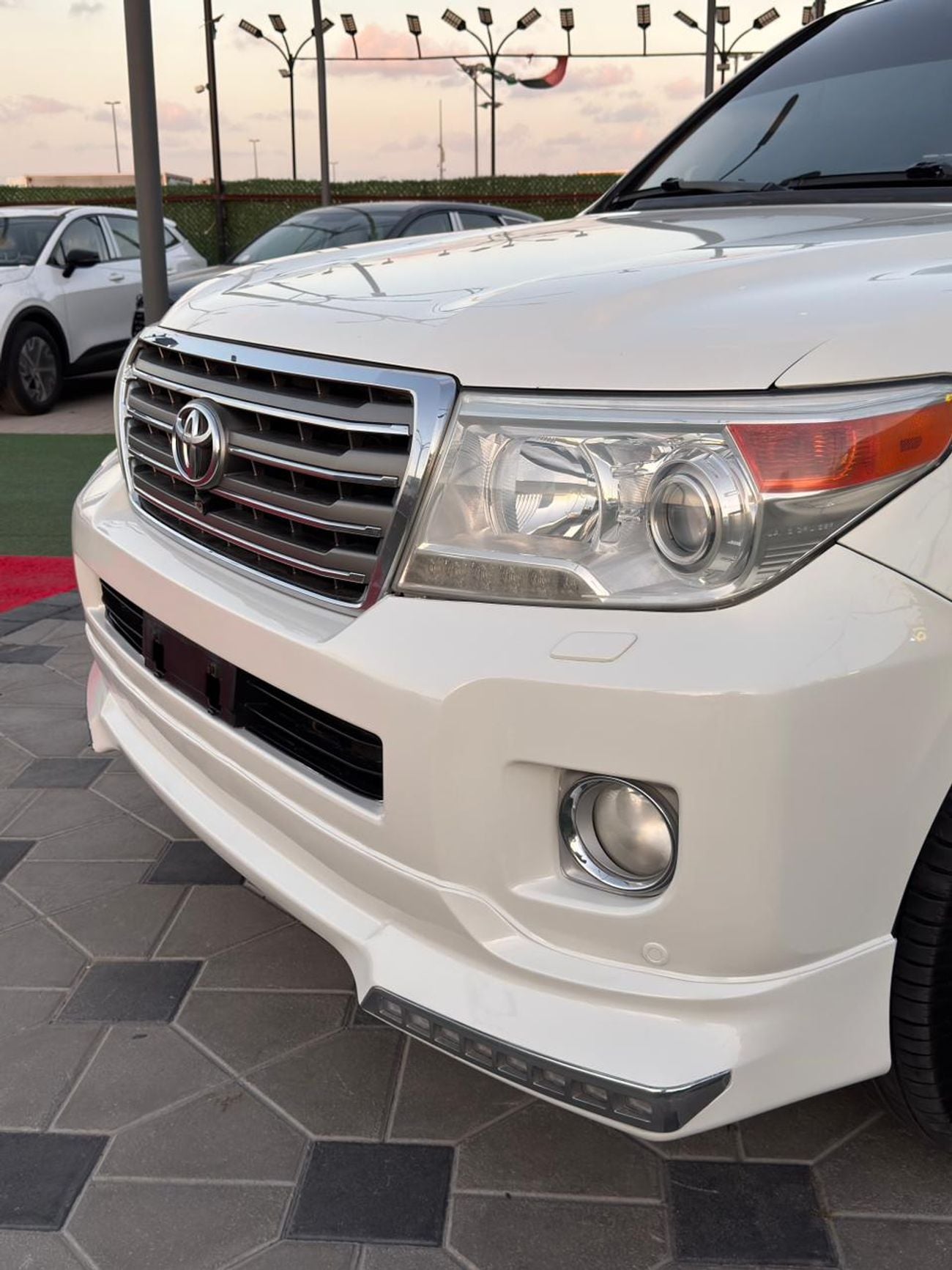 تويوتا لاند كروزر VXR+ 5.7L