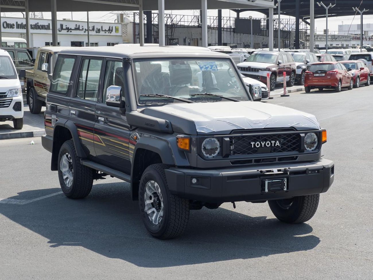 تويوتا لاند كروزر 70 EXPORT ONLY - TOYOTA LC76 LX 2.8L A/T