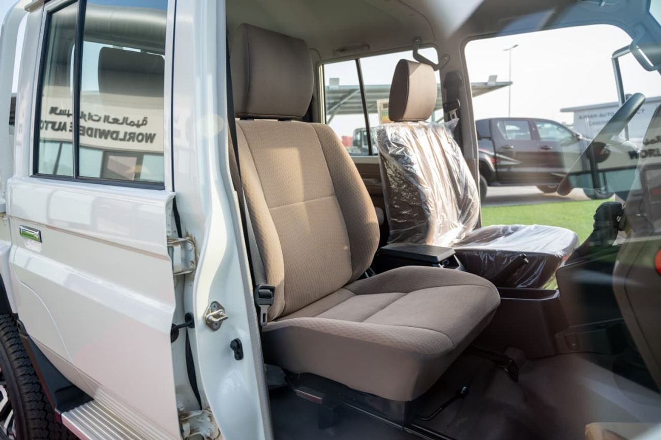 Toyota Land Cruiser Pick Up 79 4.0L PETROL AUTOMATIC 2025 MODEL GCC SPEC