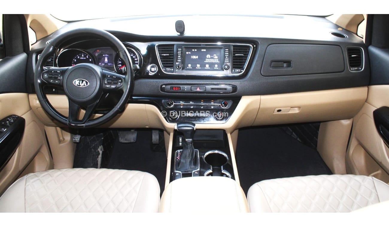 كيا كارنيفال LX كيا جراند كرنفال 2020 خليجي ميد ابشن بحالة ممتازة