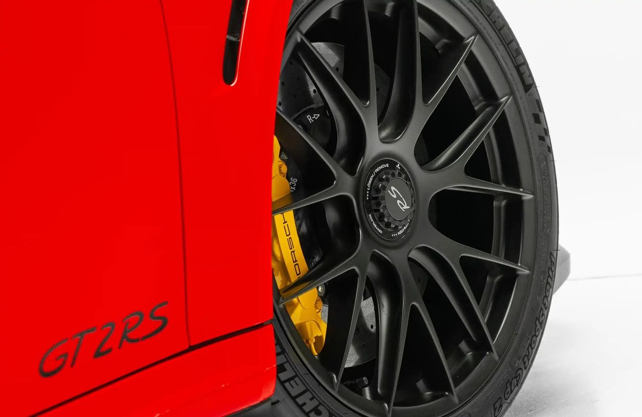 بورش 911 3.8L F6 Twin-Turbocharged Engine