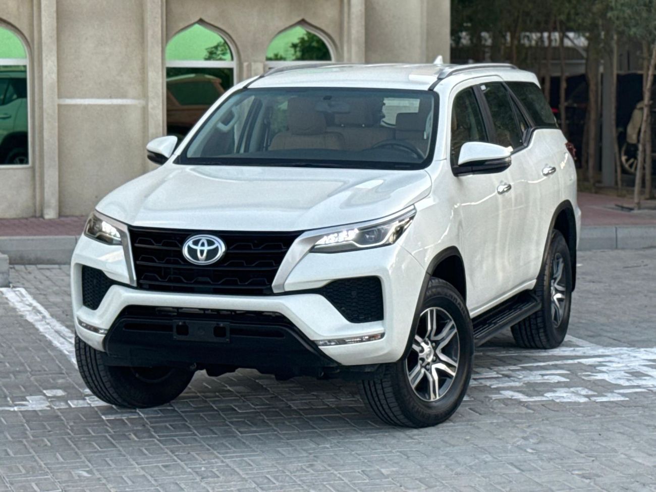 Toyota Fortuner 2.7L EXR LHD Automatic Petrol SUV AWD 7 Seats 5 Doors