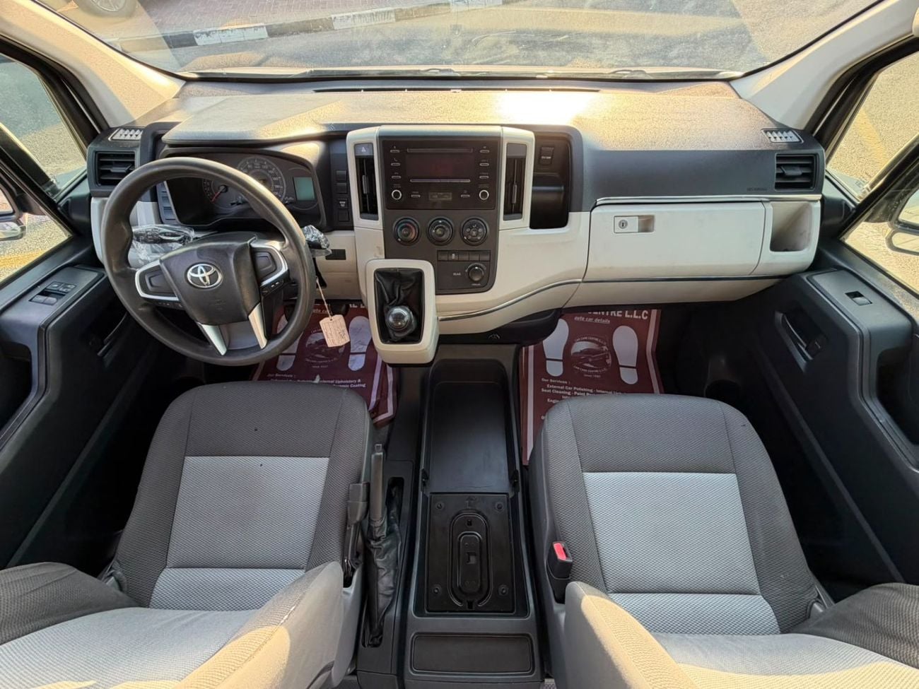 تويوتا هاياس 2020 Toyota Hiace 3.5L V6 GCC- Passenger - Patrol - Manual - 13 Seater - No Accident