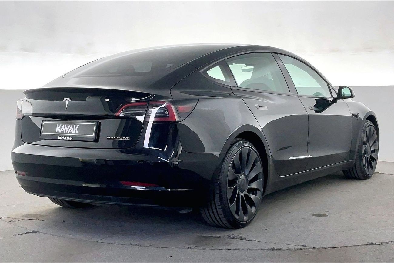 تسلا موديل 3 Performance (Dual Motor) | National Day Celebration | شامل الضمان | 0 ﺪﻔﻋﺓ ﺃﻮﻟﻯ