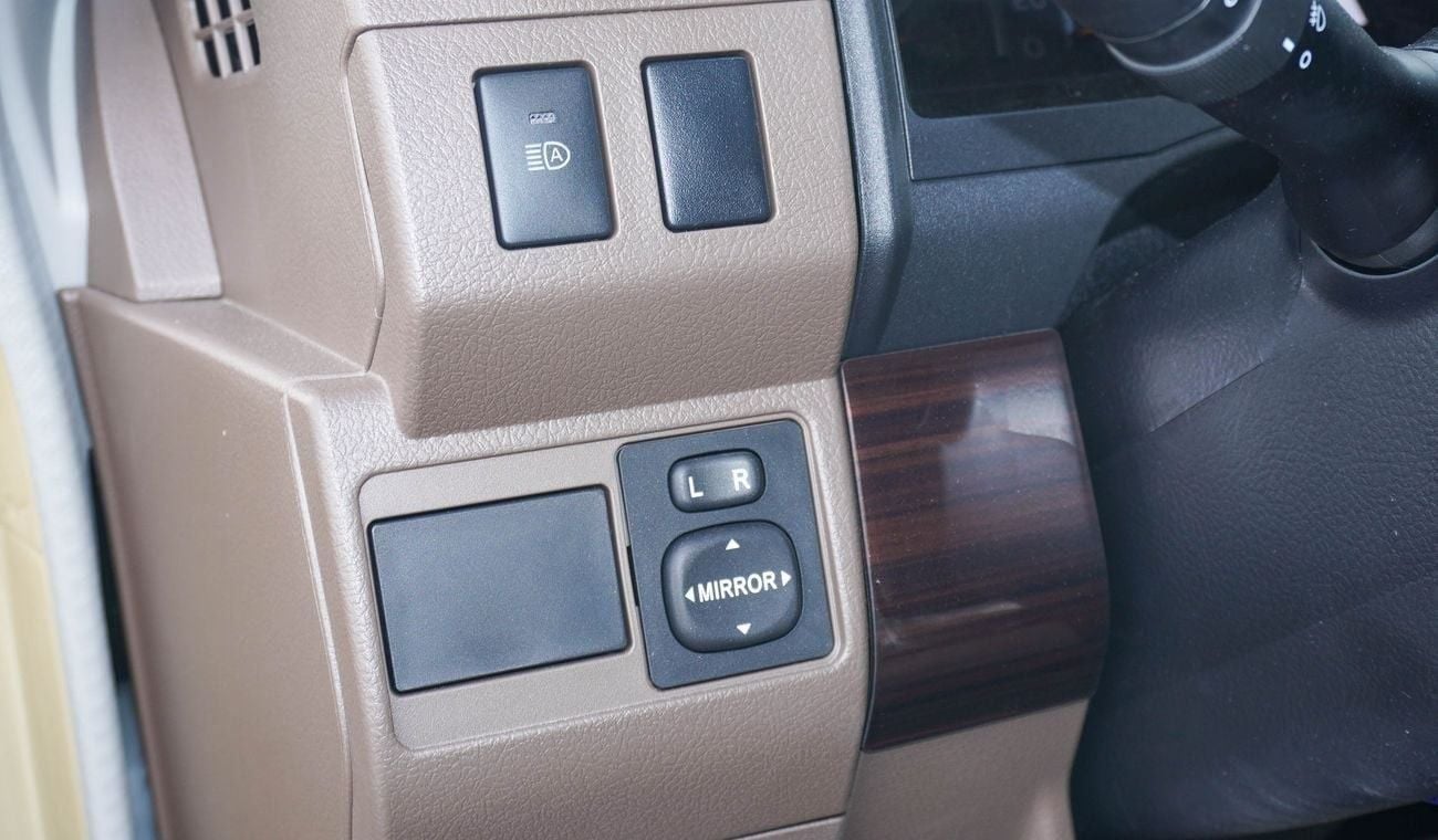 تويوتا لاند كروزر 70 4.0L V6 A/T