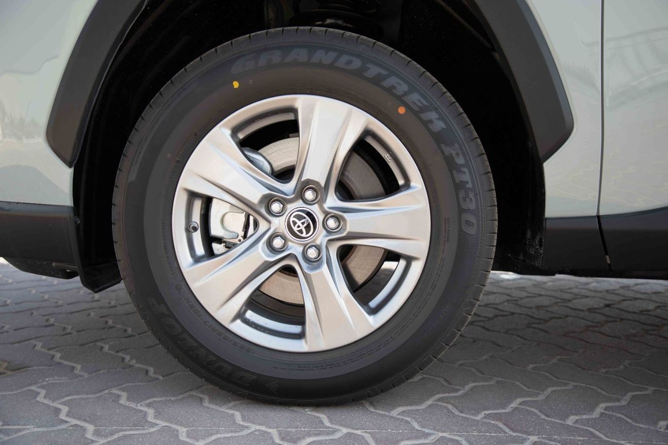 تويوتا راف ٤ 2025 Toyota RAV4 E 4X2 2.5 - Platinum White Pearl Inside Brown | Export Only