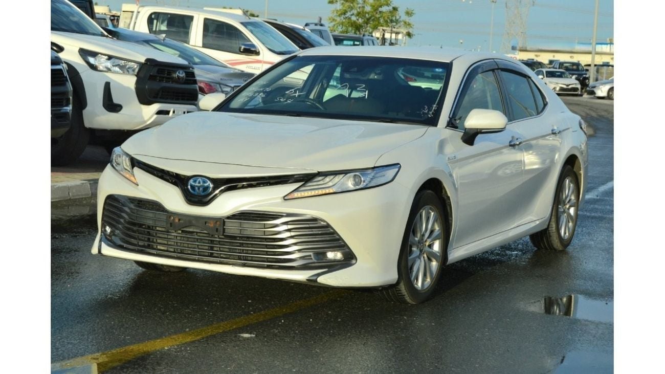 Toyota Camry Hybrid full option