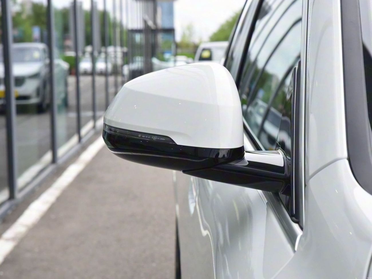 بي أم دبليو X2 BMW 225L / Chinese / white / 0km / 204 hp