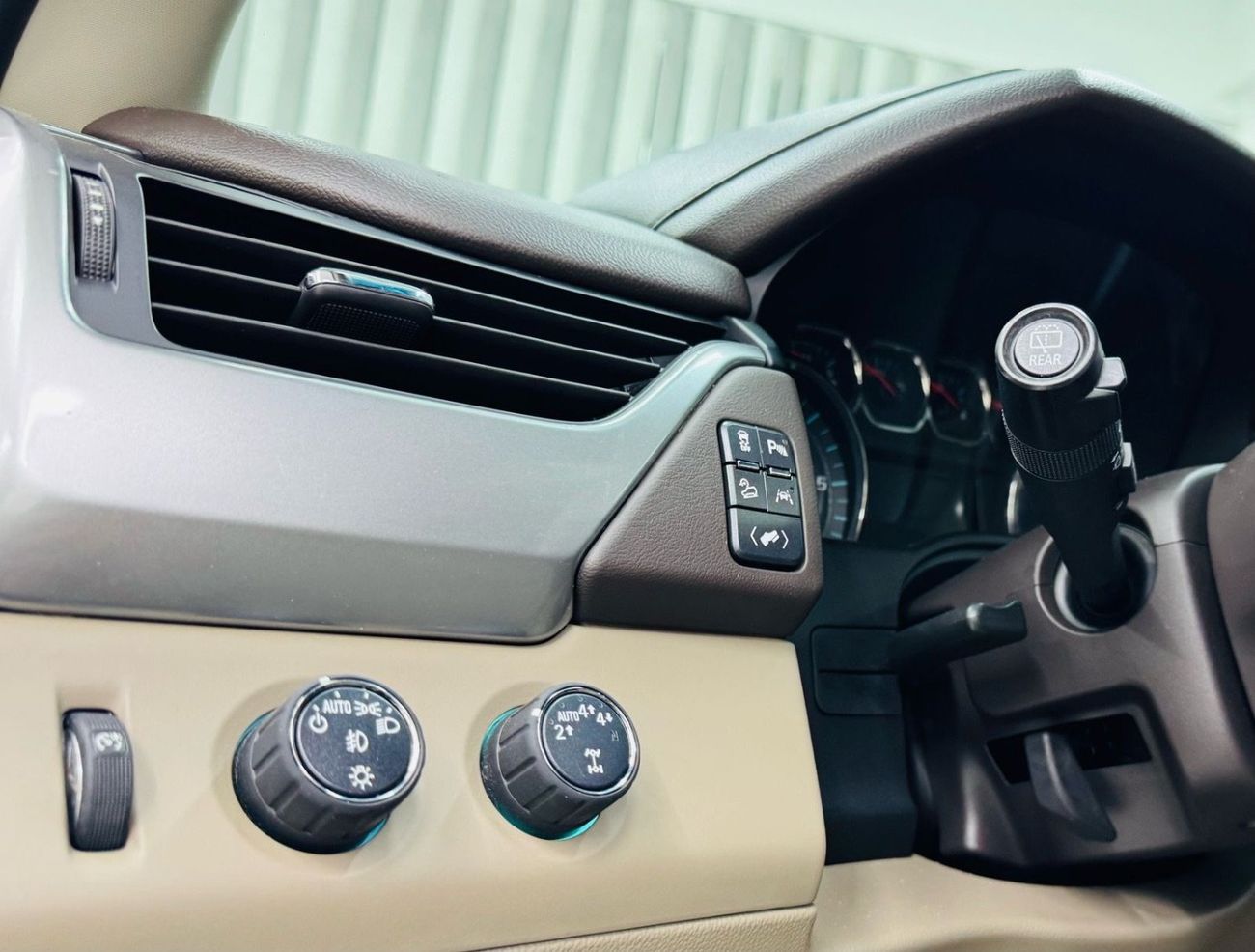 Chevrolet Tahoe LT Z71 5.3L (9 Seater)