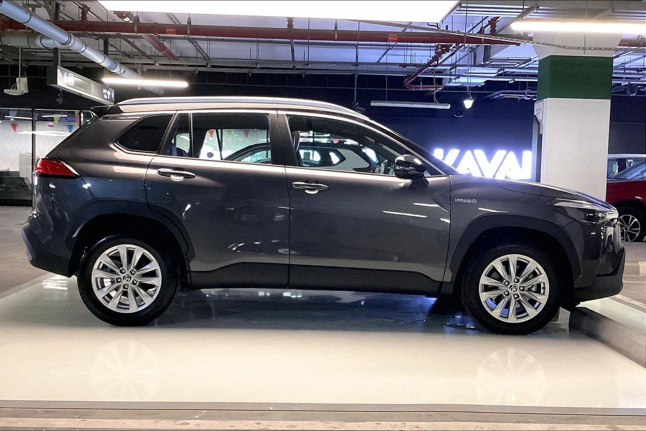 تويوتا كورولا كروس GLI | National Day Celebration | شامل الضمان | 0 ﺪﻔﻋﺓ ﺃﻮﻟﻯ