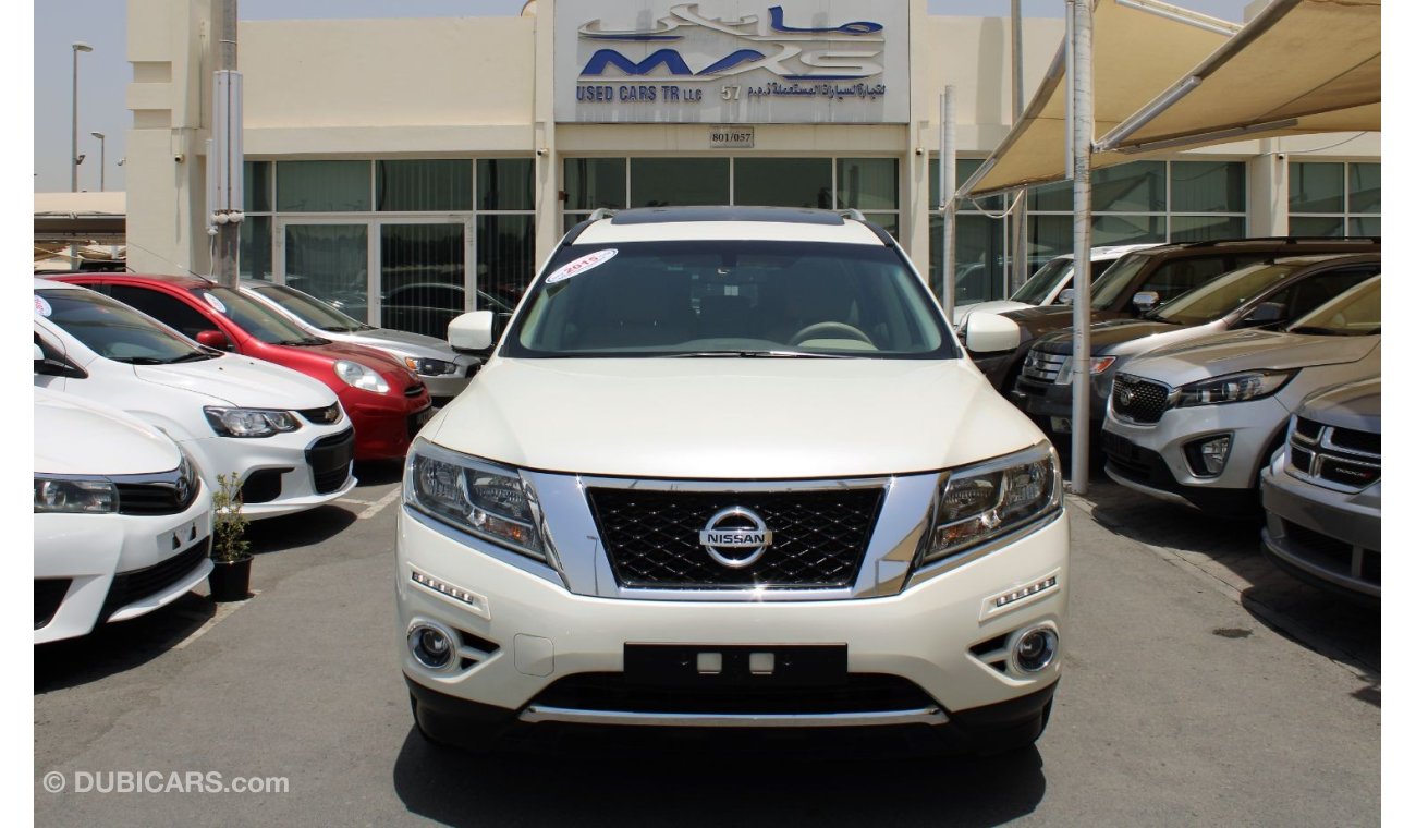 Nissan Pathfinder GCC - ACCIDENTS FREE - FULL OPTION - CAR IS IN PERFECT CONDITION INSIDE OUT