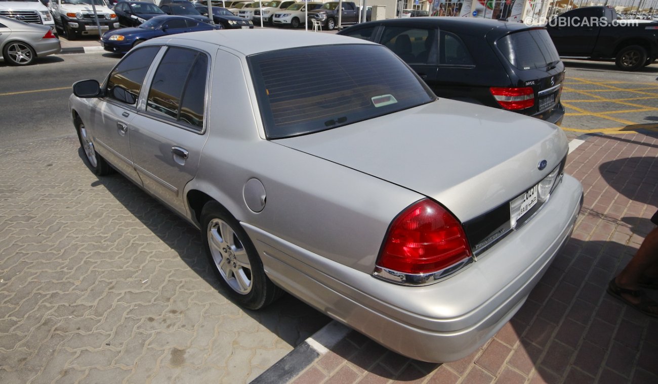 Ford Crown Victoria