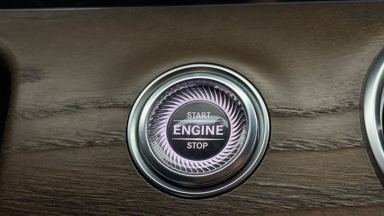 Mercedes-Benz E200 AVANTGARDE 2 | Zero Down Payment | Home Test Drive