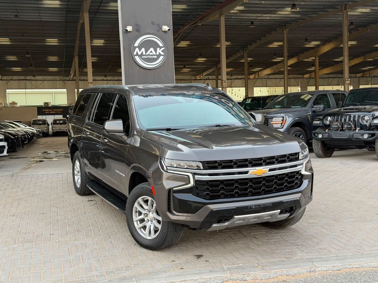 Chevrolet Suburban LT SUBURBAN /V8 5.3L / 7 seater / GCC/NEW SHAPE / Radar/ Blind Spots/ LINE ASSIST