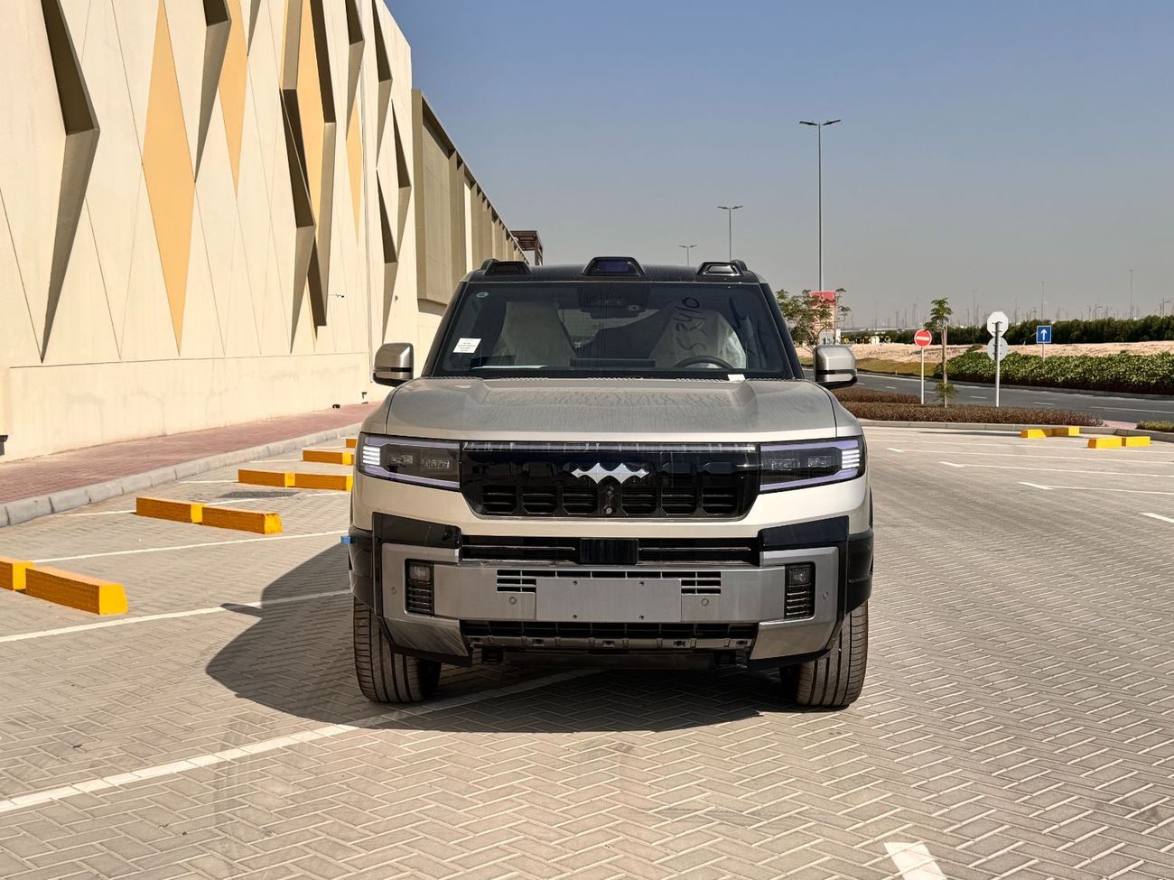 بي واي دي ليوبارد 8 Smart and Brave Flagship Edition (7 Seats) - Electric Side Step -  2025 Brand New (Export)