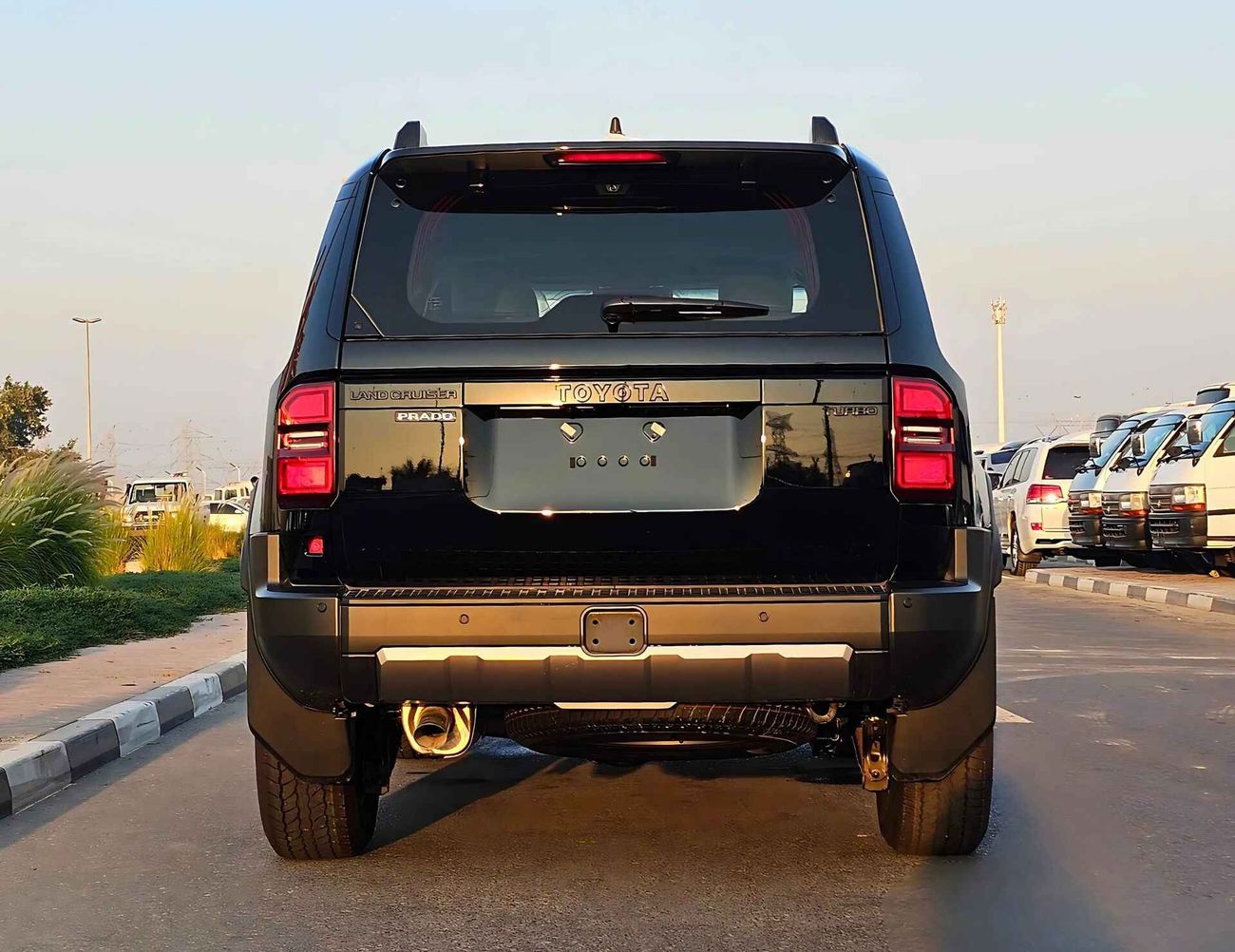 تويوتا برادو ADVENTURE TURBO / 2.4L V4 PETROL / HEADUP DISPLAY / RADAR / POWER SEAT / SUNROOF / CODE#68087