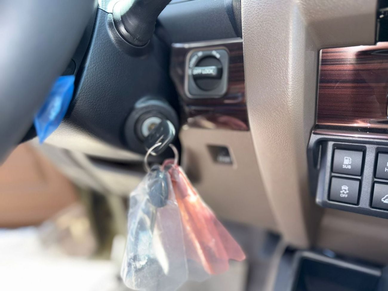 تويوتا لاند كروزر بيك آب TOYOTA LC79 PICKUP S/C , 2.8L Diesel A/T , FULL OPTION , MY25