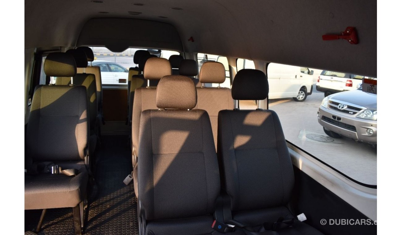 Toyota Hiace 2017 | TOYOTA HIACE HIGHROOF BUS | V4 14-SEATER | MANUAL TRANSMISSION | GCC | VERY WELL-MAINTAINED |