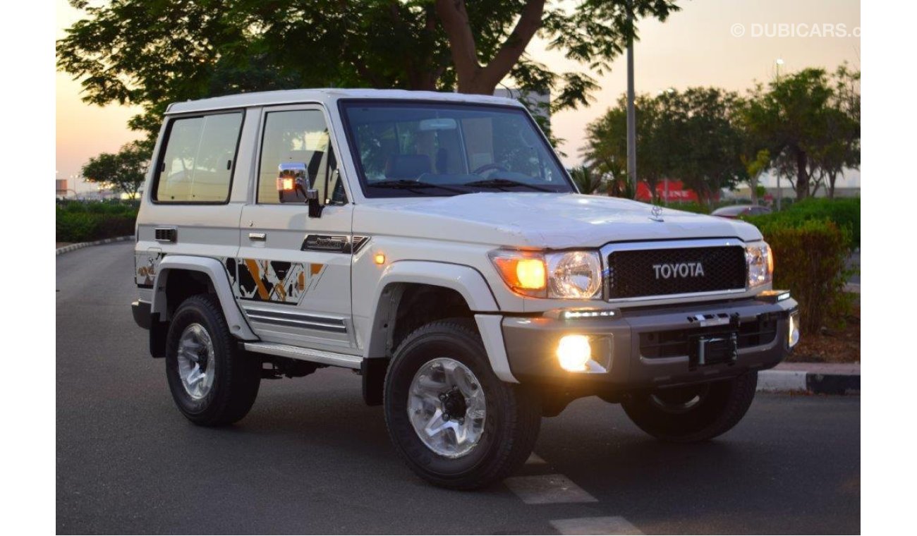 تويوتا لاند كروزر هارد توب 71 XTREME V6 4.0L PETROL 5 SEAT MANUAL TRANSMISSION