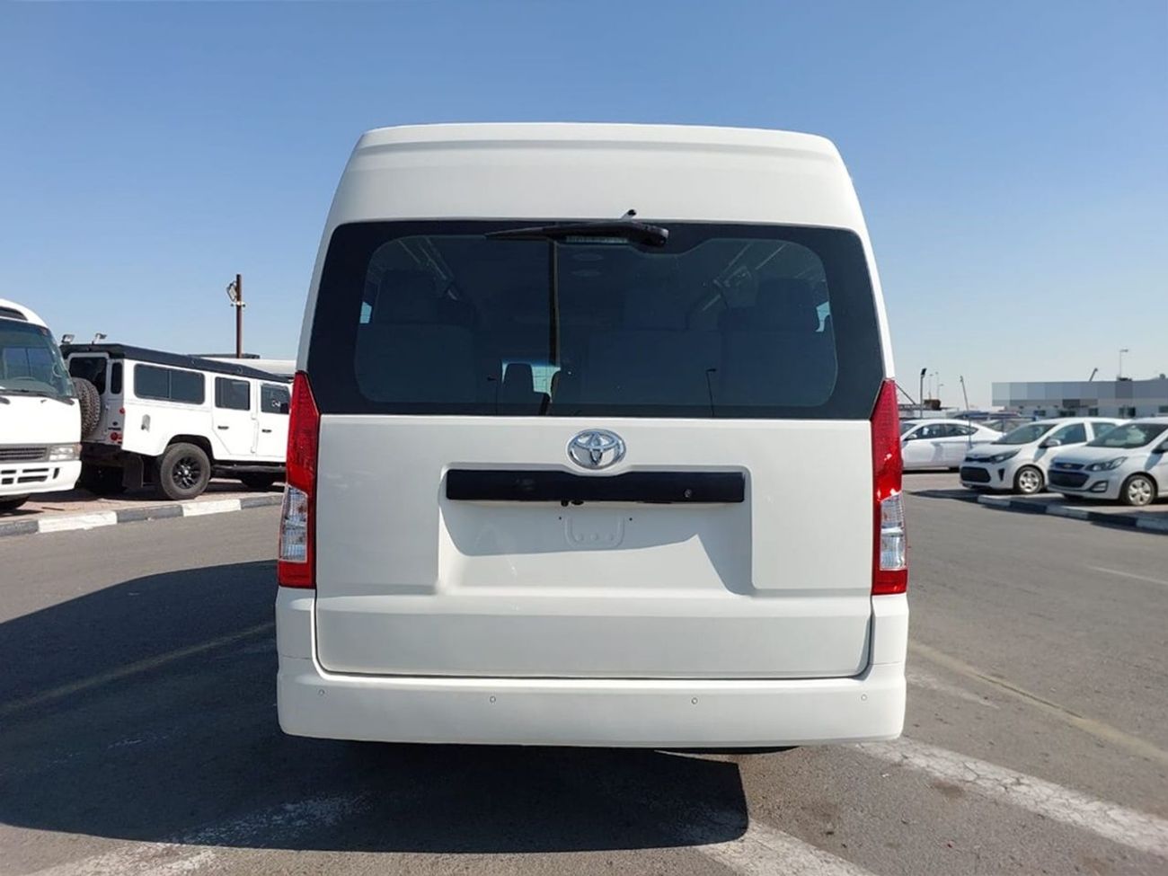 Toyota Hiace TOYOTA HIACE COMMUTER VAN RHD 2024 MODEL 2.8 L DIESEL AUTOMATIC(PM22807)