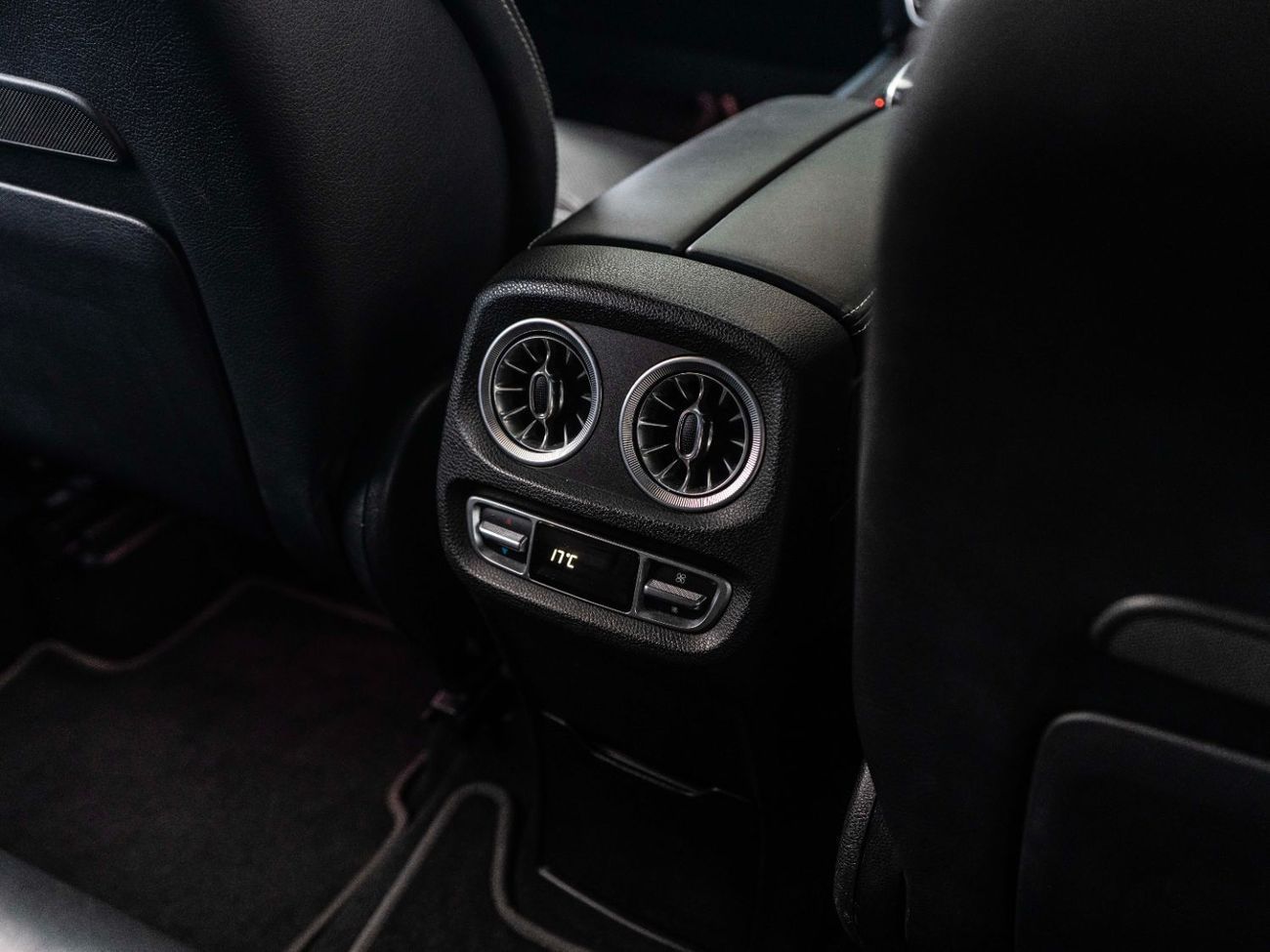 Mercedes Benz G63 AMG Std 4.0L