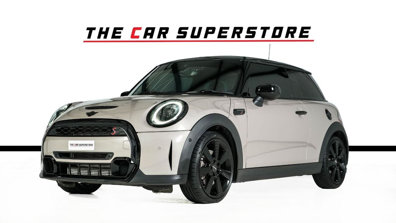 Mini Cooper S STD GCC-Silver Champagne-Sport body-full service history Available-Well maintained