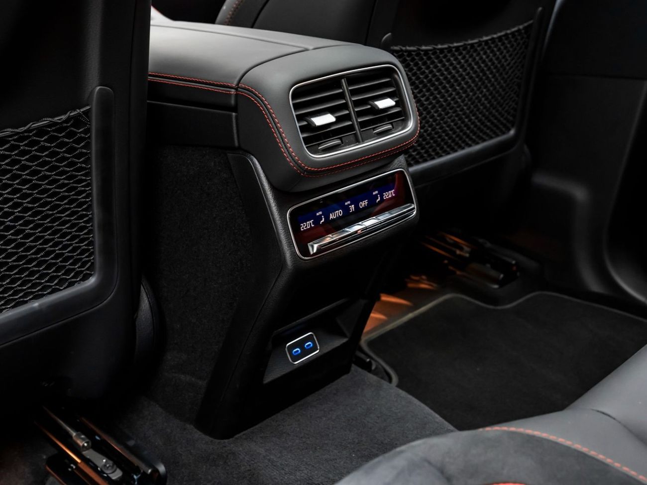 Mercedes-Benz GLE 53 AMG Premium + 3.0L 2024 Mercedes GLE 53 AMG, 2029 Mercedes Warranty, Low KMs, GCC