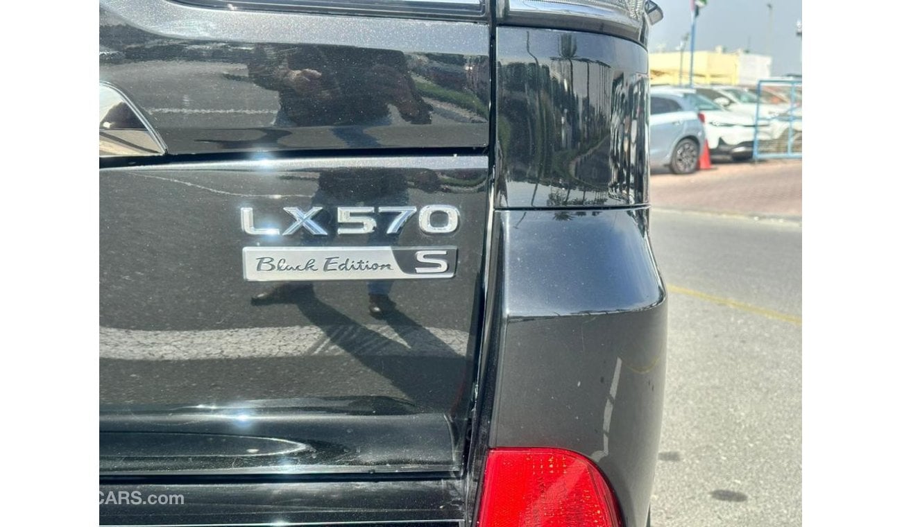 Lexus LX570 LEXUS SIGNATURE BLACK EDITION