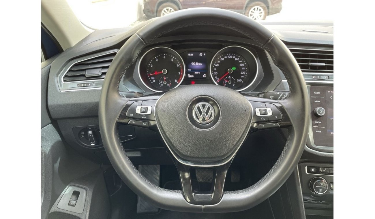 Volkswagen Tiguan 2.0L | GCC | EXCELLENT CONDITION | FREE 2 YEAR WARRANTY | FREE REGISTRATION | 1 YEAR COMPREHENSIVE I