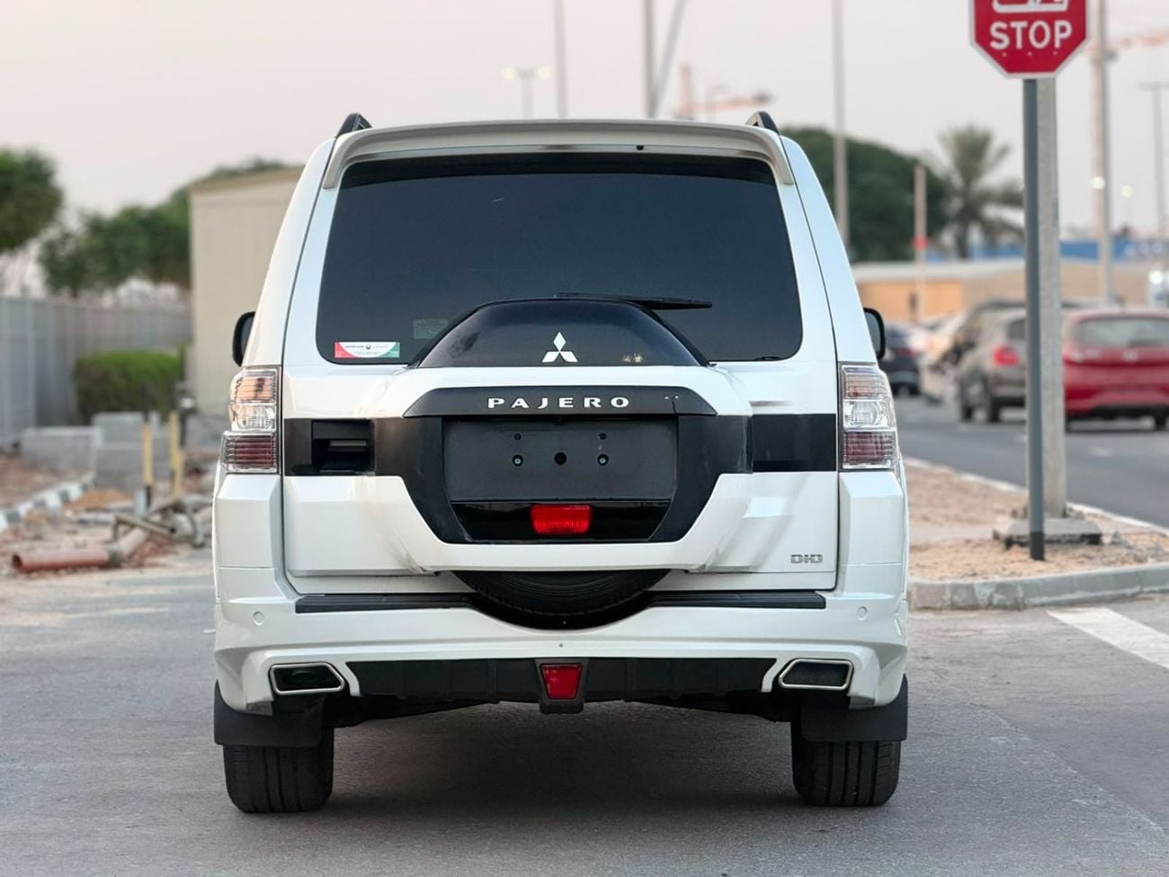 Mitsubishi Pajero 2018 | 3.2L DIESEL | AT | RHD | STEERING CONTROL SWITCHES | TRACTION CONTROL | CRUISE CONTROL