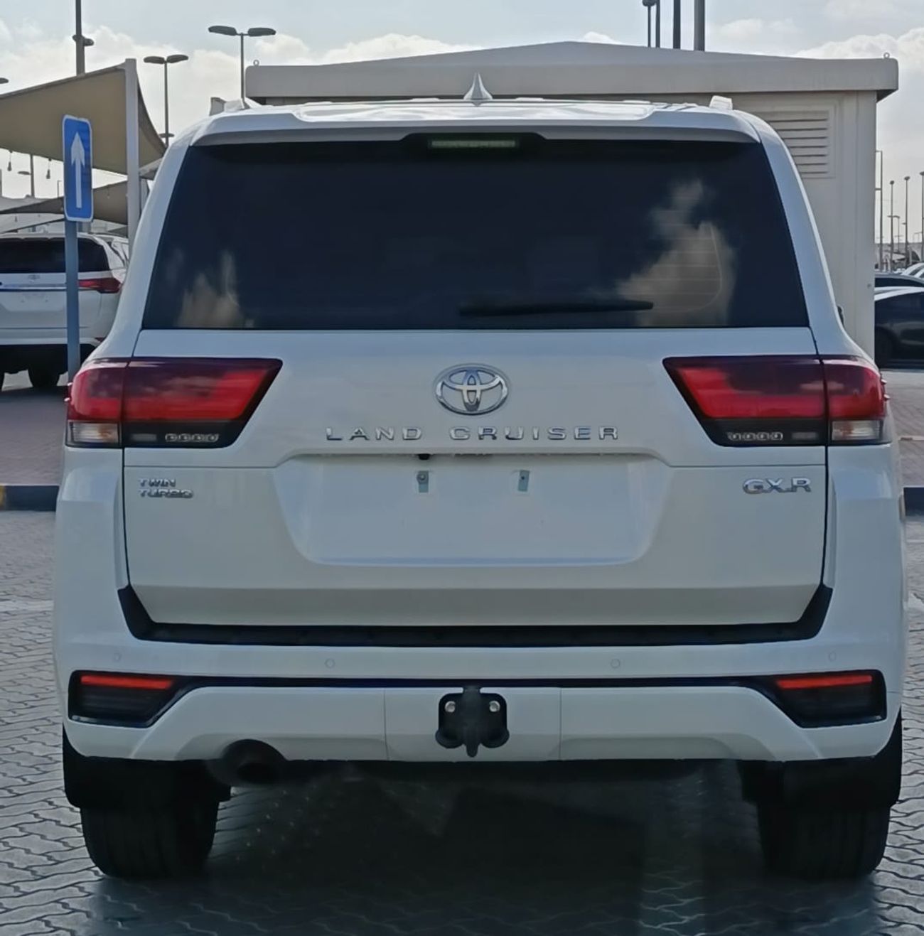 Toyota Land Cruiser GXR 3.5L TWIN TURBO LHD Automatic Petrol 4WD Sunroof Push Start Leather-Electric 7 Seats 5 Doors