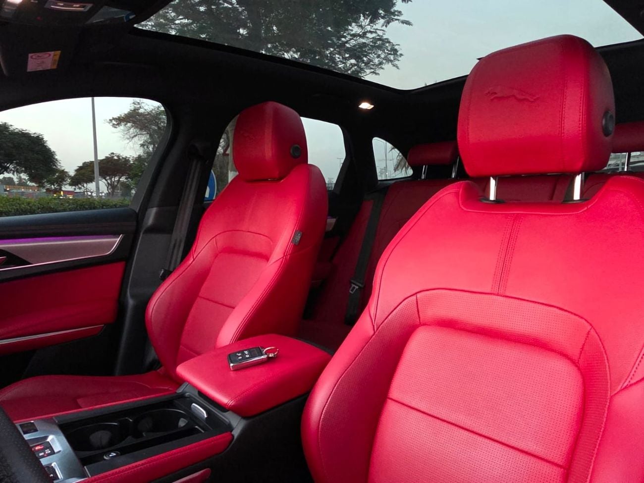 Jaguar F-PACE R-DYNAMIC HSE P250 Jaguar F-Pace R-Dynamic 2022 GCC Specs - Full Service History Excellent Condition