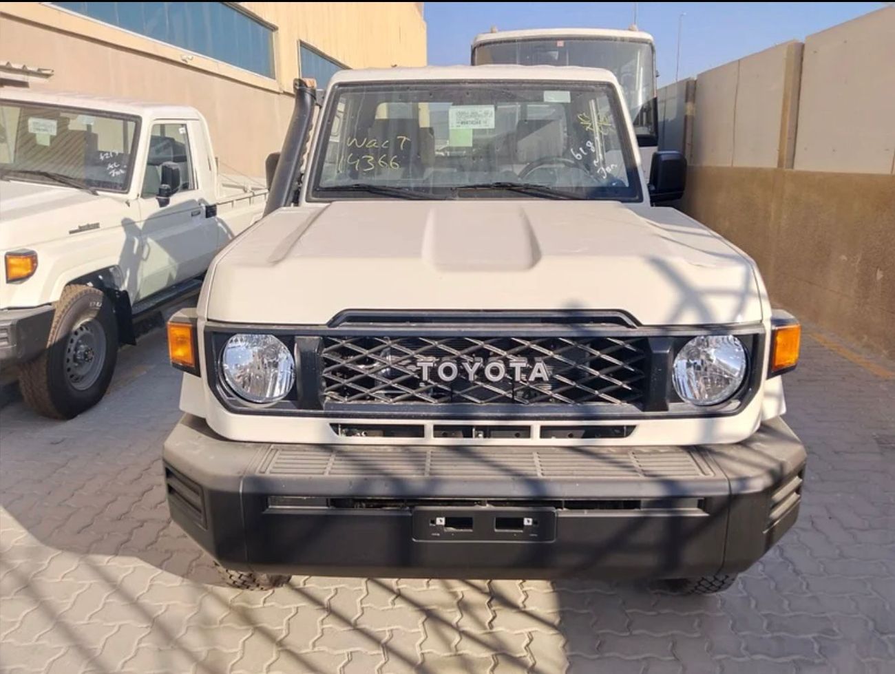 Toyota Land Cruiser Pick Up SC 4.0L LAND CRUISER LC79 SC 4.2L DIESEL 2025