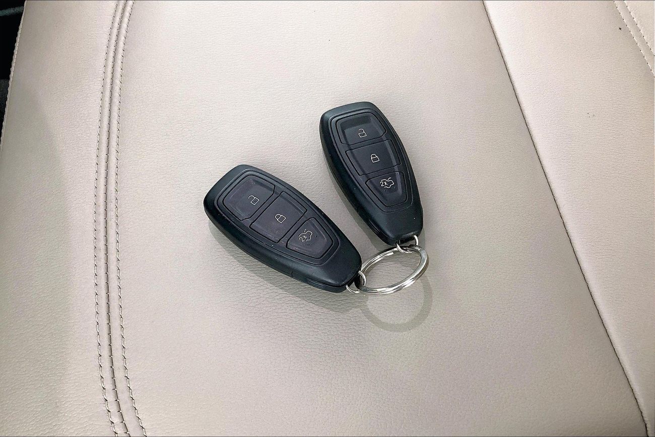 Ford Escape Titanium | Guaranteed Warranty | 0 Down Payment