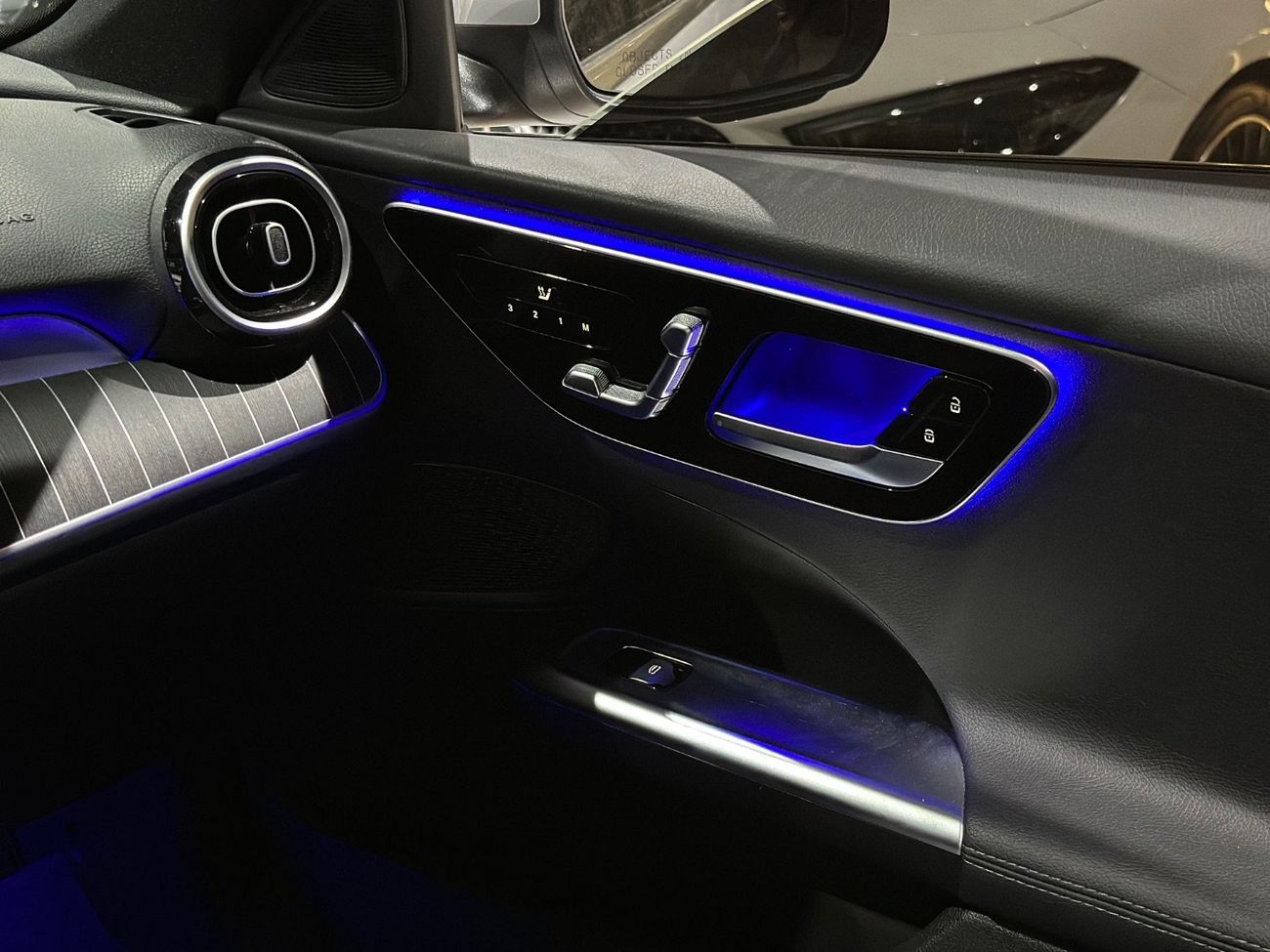 Mercedes-Benz C 300 Base MERCEDES-BENZ C300 | 2025 | FULL OPTIONS | VERY GOOD CONDITIONS