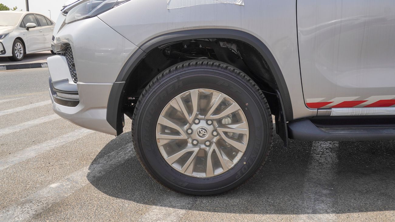 تويوتا فورتونر SR5 4.0L V6