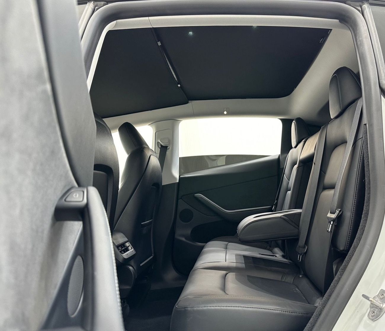 Tesla Model Y 2023 Tesla Model Y, DEC 2026 Tesla Warranty + DEC 2030 Battery Warranty, GCC