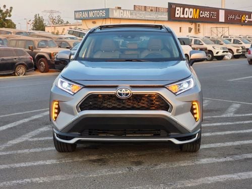 Toyota RAV4 2.5L limited Hybrid Panoramic roof and 360 camera