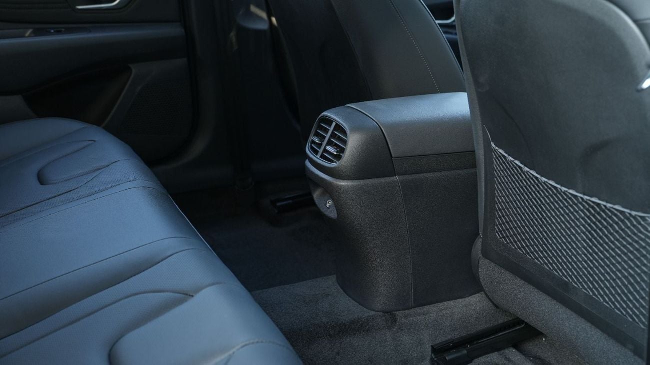 Hyundai Elantra GLX 1.5L WHITE 2025MY EXPORT PRICE