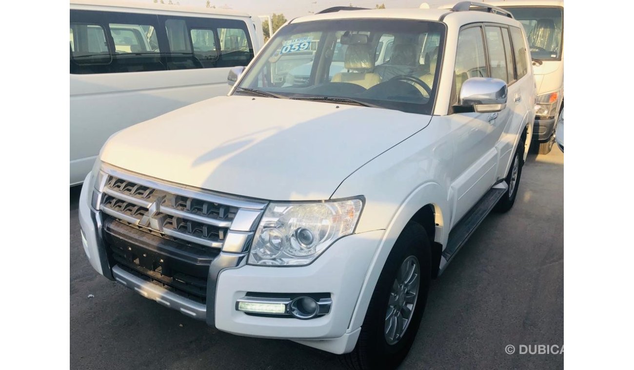 ميتسوبيشي باجيرو Mitsubishi Pajero 3.5L -- LEATHER SEATS -- MINT CONDITION -- EXCLUSIVE DEAL