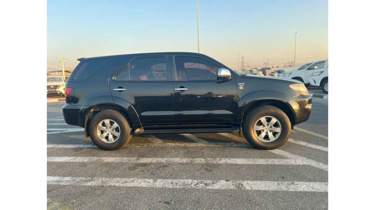 Toyota Fortuner 2008 TOYOTA FORTUNER 2.7L v4 - V4 - VVT-i Super clean car - GCC Spec
