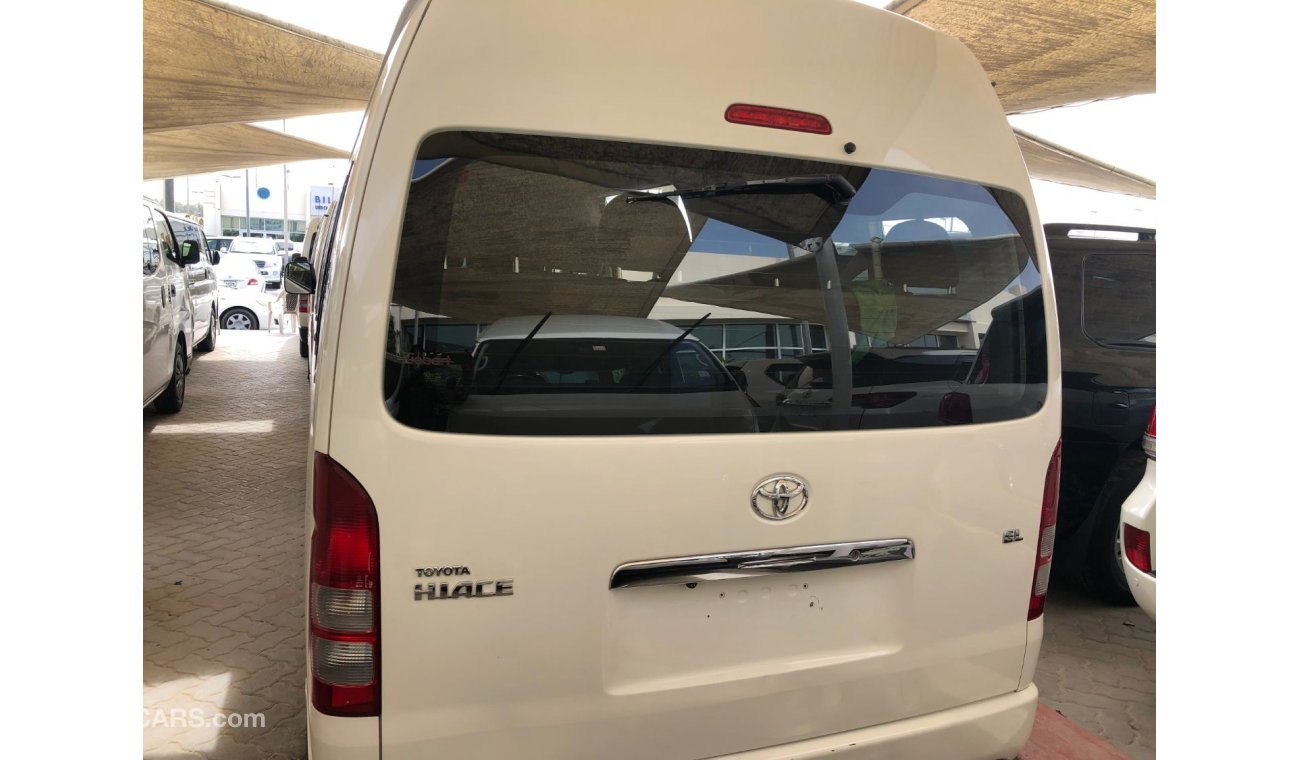 Toyota Hiace Toyota Hiace Highroof 15 seater Diesel, Model:2013. Low mileage