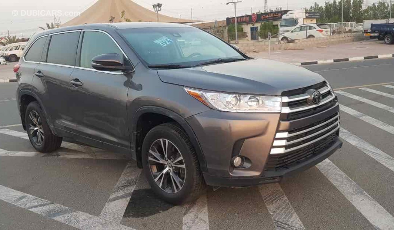 Toyota Highlander fresh and imported and very clean inside out and ready to drive